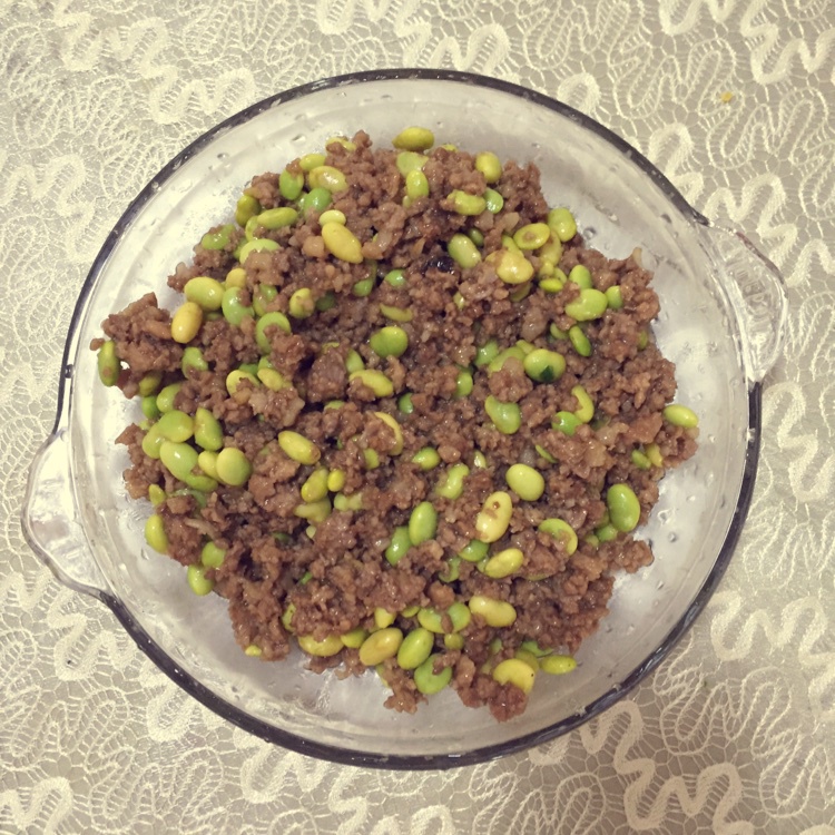 缝上一块小花布做的烂肉青豆