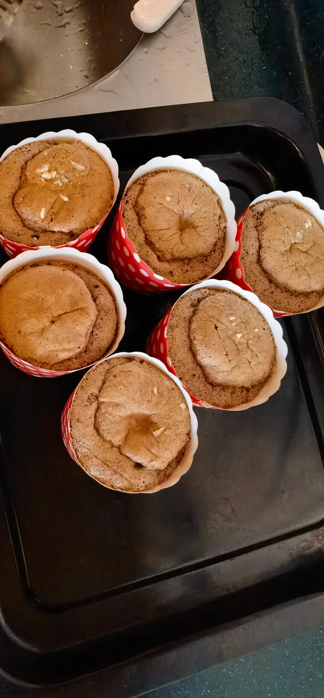 小美圣诞奶油杯子蛋糕（抹茶奶油纸杯蛋糕）