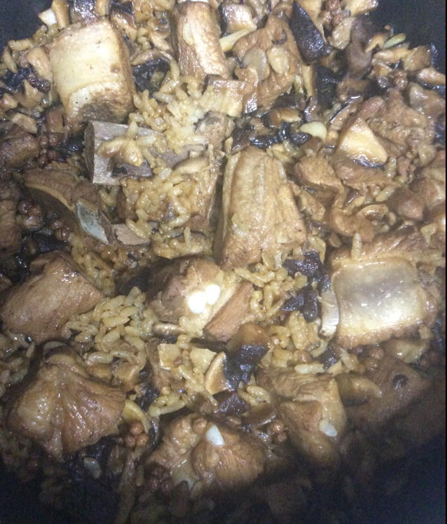 喷香排骨焖饭（爆好吃）