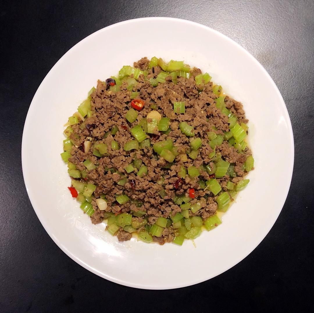 芹菜牛肉末「下饭神器」