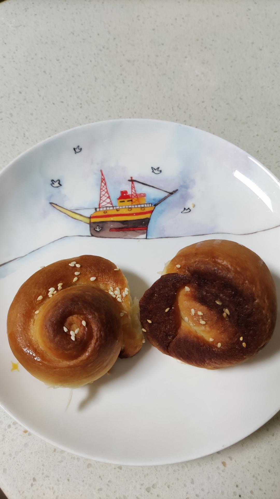 此配方不用厨师机也能做出媲美私房的蜂蜜脆底小面包