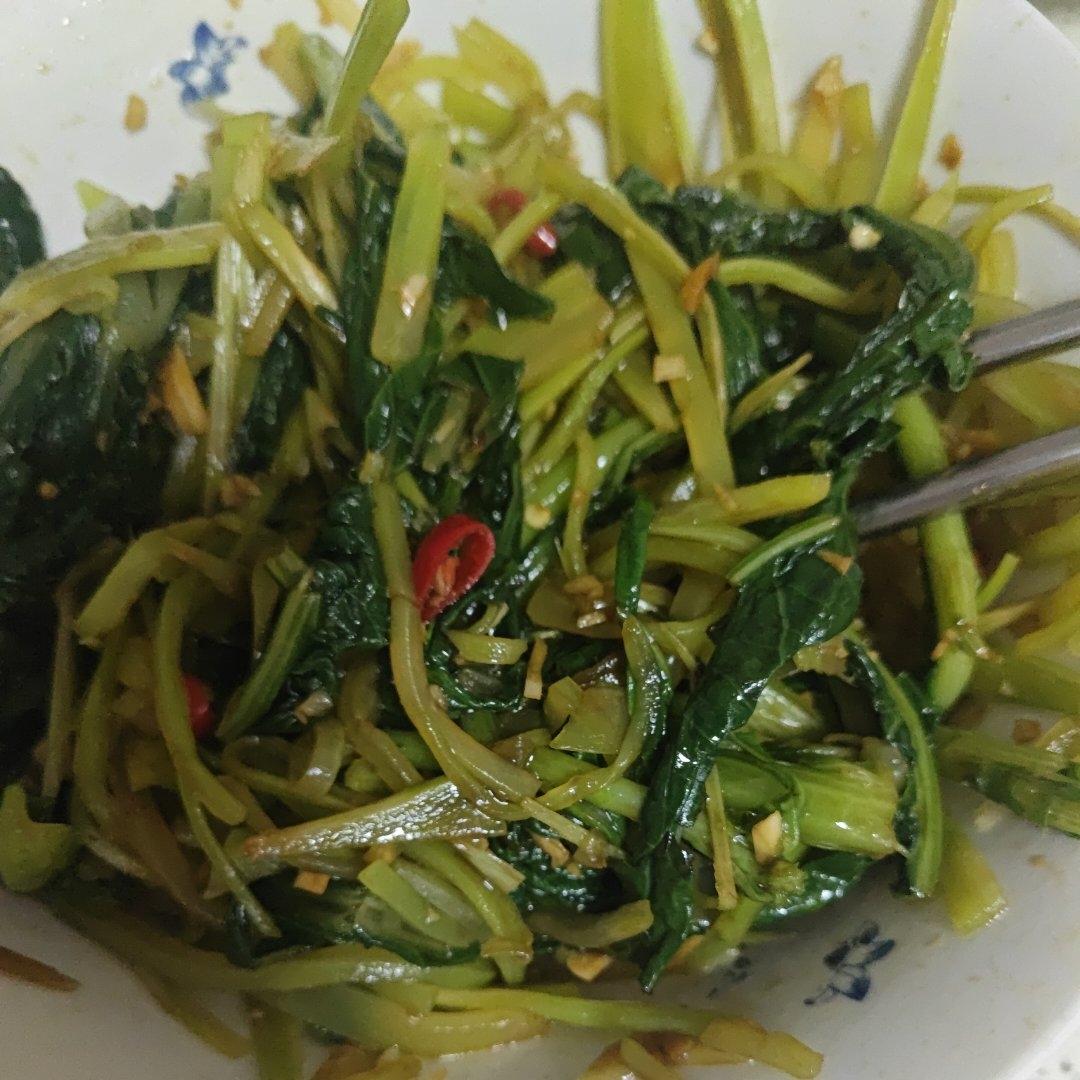 10分钟搞定的快手凉拌菜，清脆爽口的凉拌莴笋丝