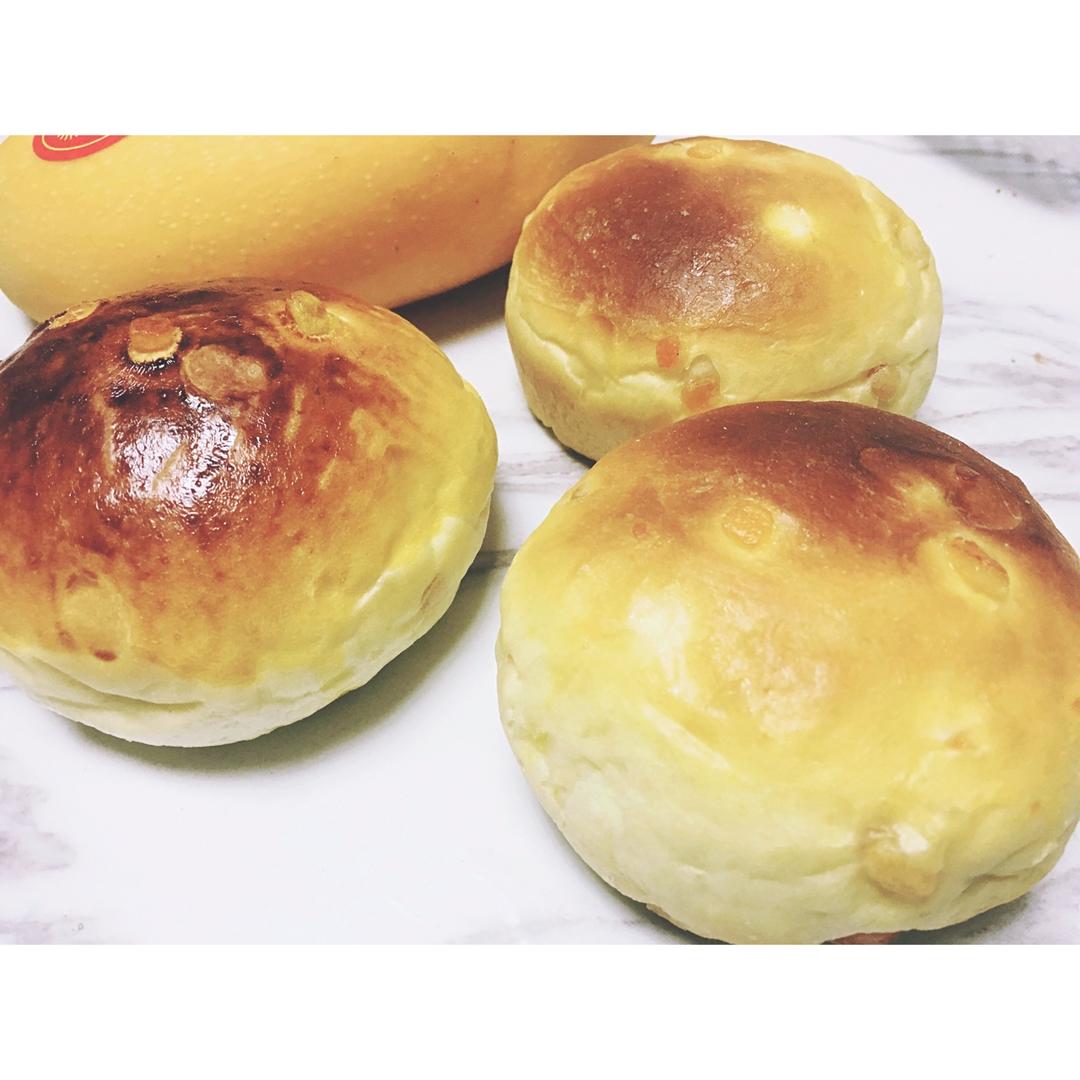 巨蛋牛奶面包