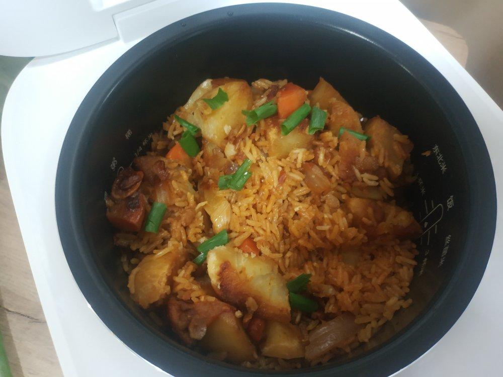 土豆焖饭（电饭锅版）
