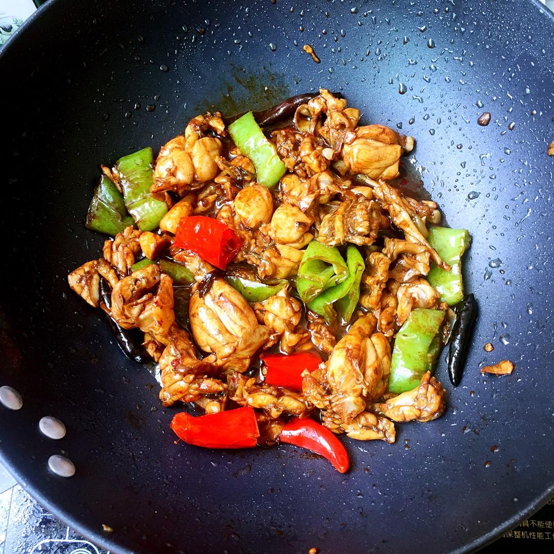 爆炒辣田鸡