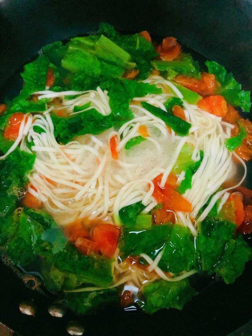 最家常的普通汤面——西红柿鸡蛋龙须面