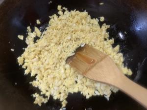 韭菜鸡蛋虾皮水饺的做法 步骤2