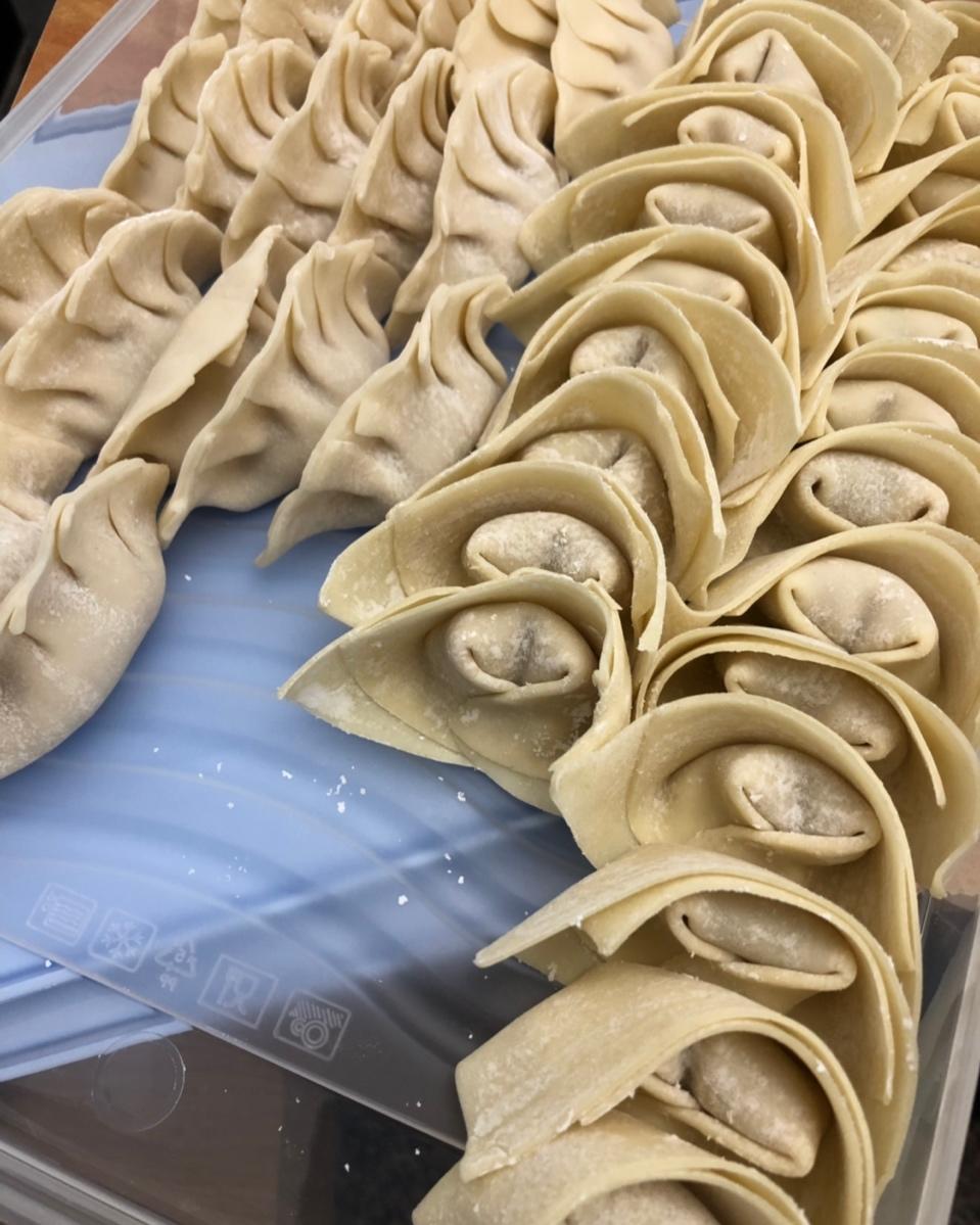 雪花煎饺(包含猪肉白菜，西葫芦鸡蛋馅做法)