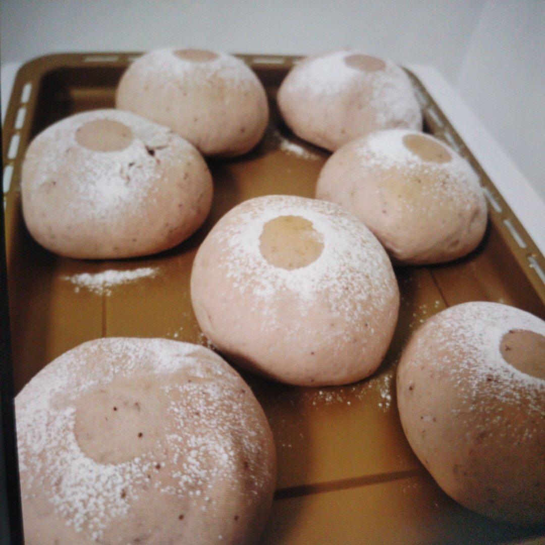 草莓奶酪红豆软欧