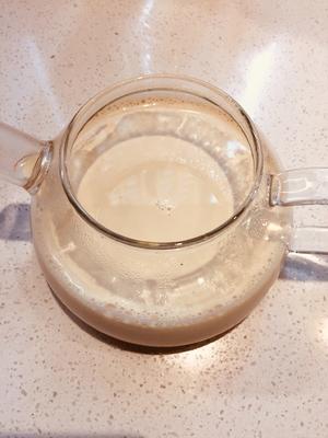 奶茶+蛋饼😋简单营养的早餐的做法 步骤2