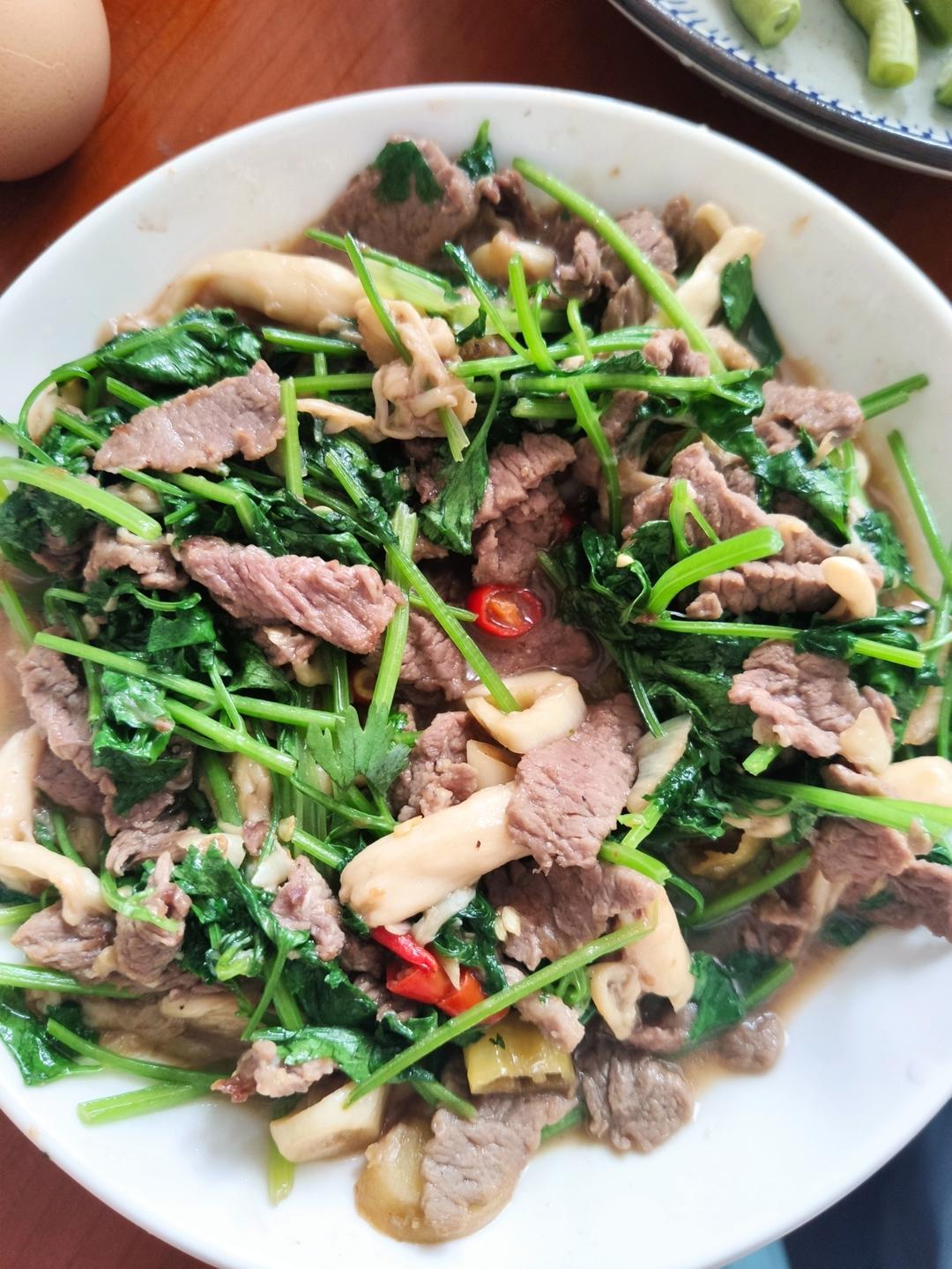 小炒黄牛肉，肉嫩味香！太好吃了简直是米饭杀手！