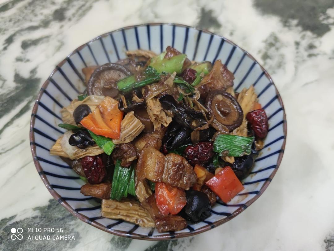 香菇腐竹烧肉