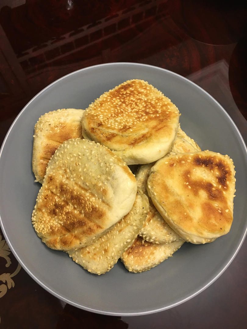 猫猫不吃香菜做的发面椒盐三角饼味道媲美饼店附整形细节视频