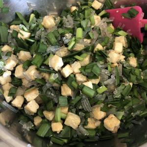 韭菜豆腐粉条 包子的做法 步骤3