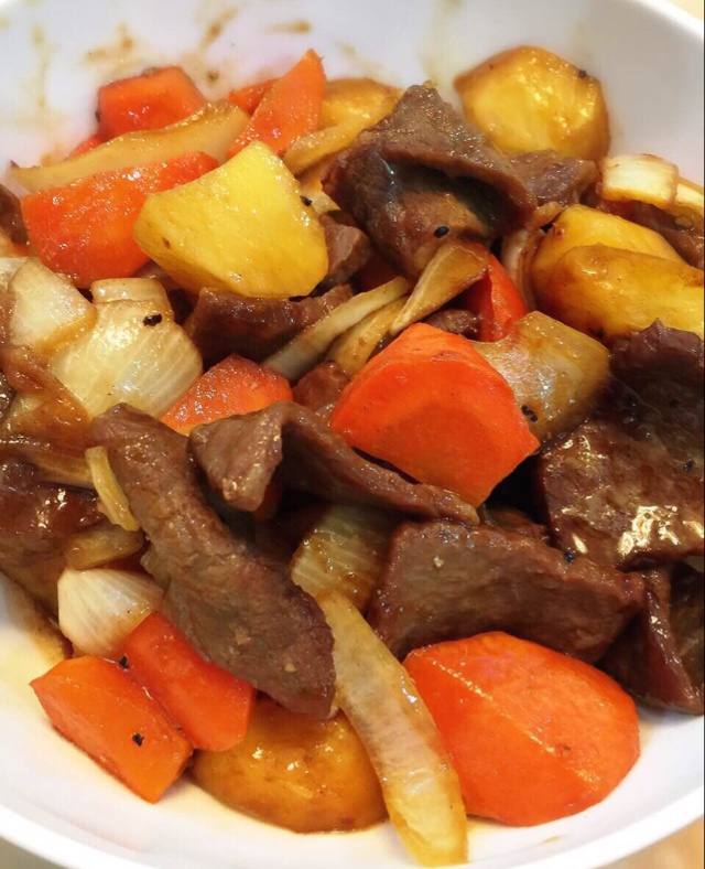 土豆洋葱烤牛肉