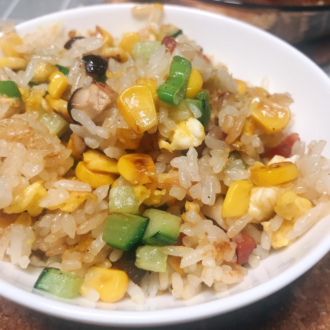 厨师长教你“蛋炒饭”如何做才好吃，答案都在这里面！