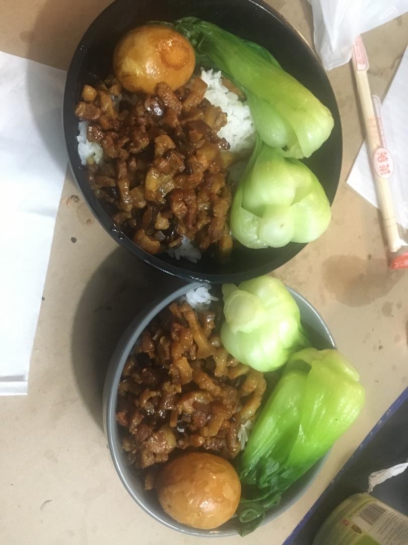 洋葱酥卤肉饭