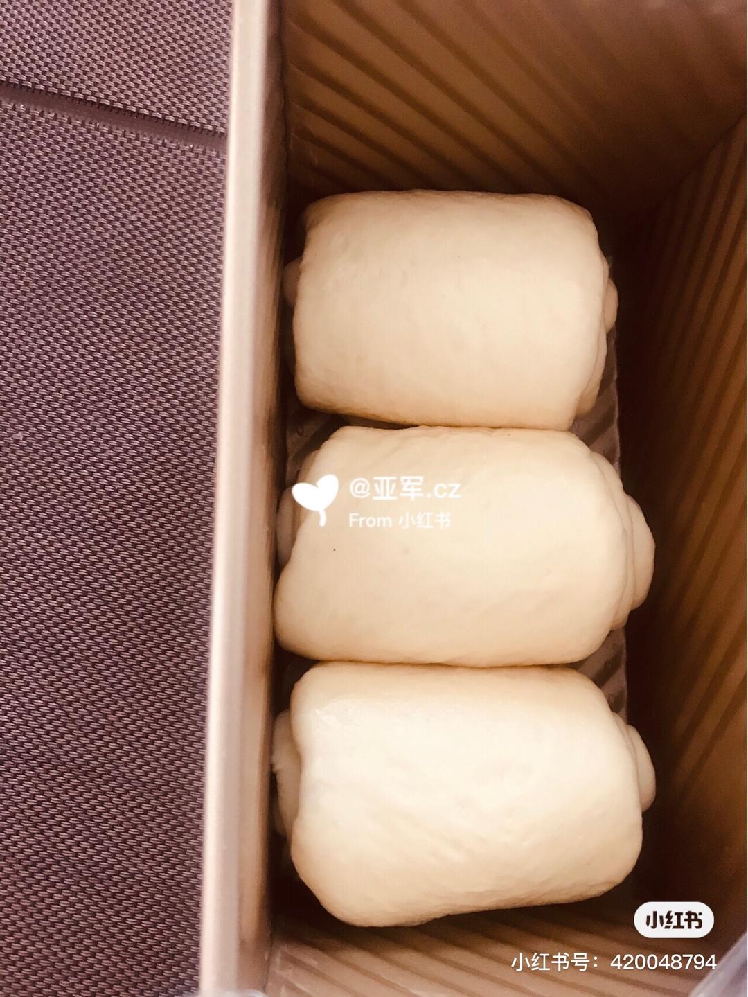 纯奶手撕吐司的做法 步骤1