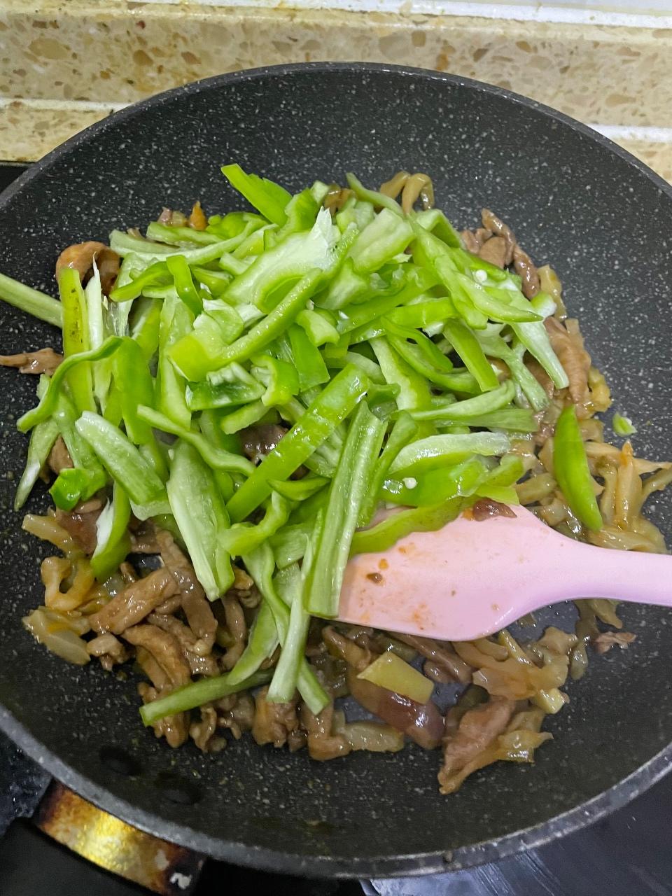 家常下饭菜～青椒榨菜肉丝的做法 步骤6