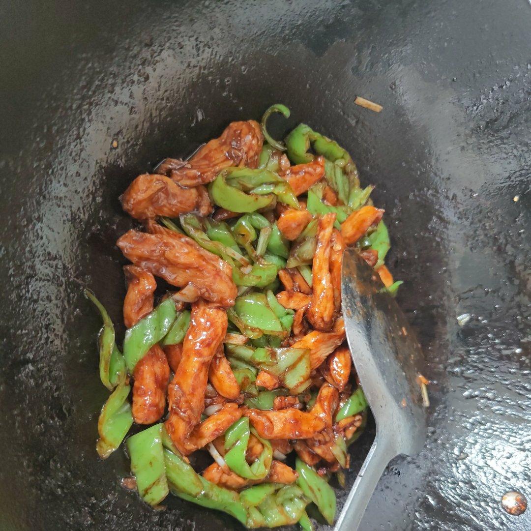巨好吃的青椒炒鸡胸肉丝，超下饭