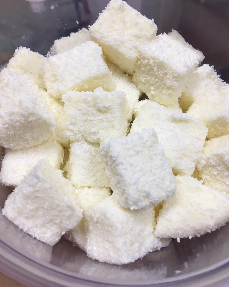 完胜85度C牛奶椰丝小方