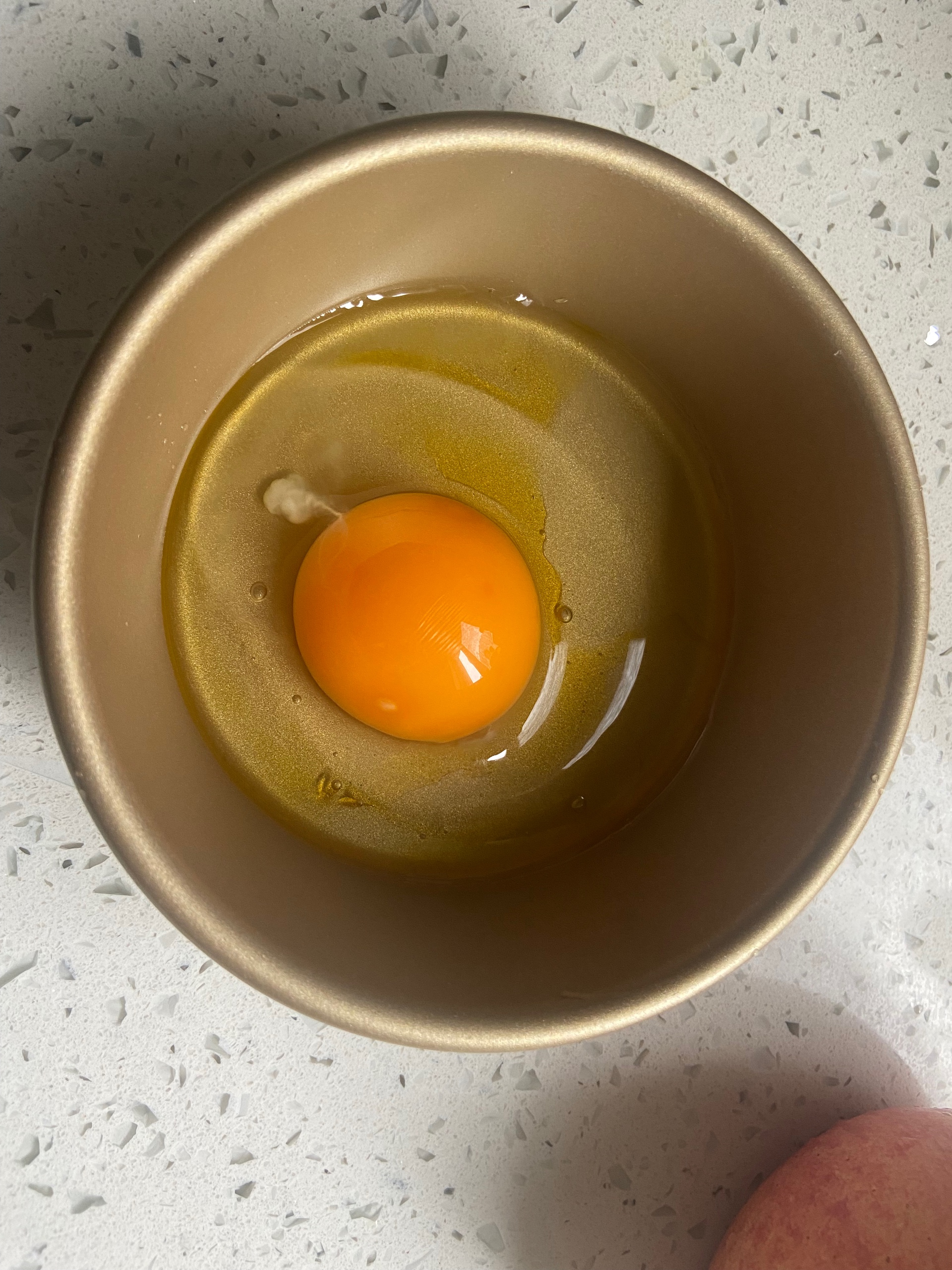 懒人空气炸锅炸蛋，厨房小白最爱的早餐！的做法 步骤1