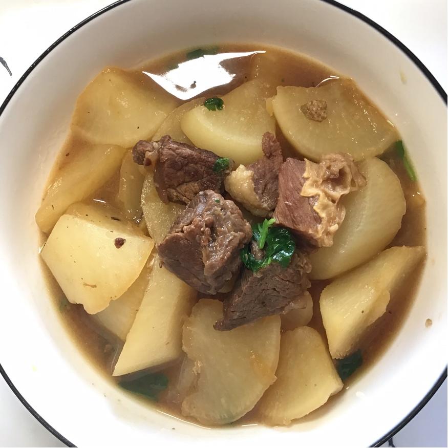 柱候酱焖牛腩萝卜