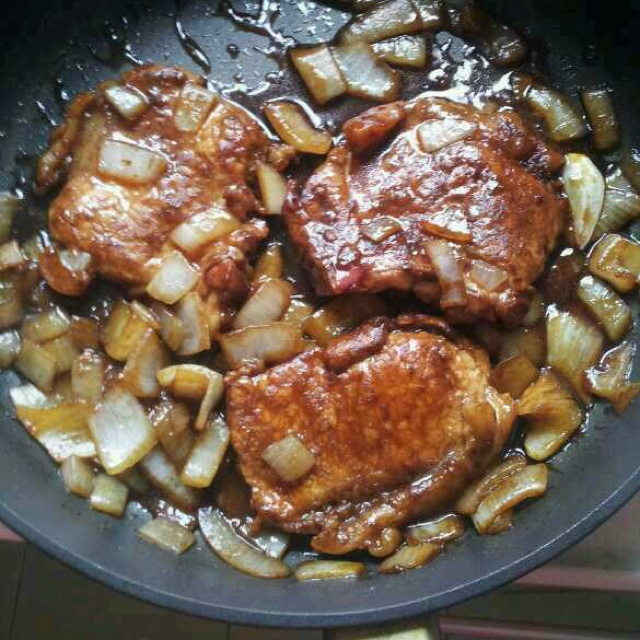 奔奔-17做的洋葱烧大排