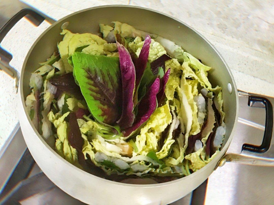 【辣白菜五花肉千层锅】