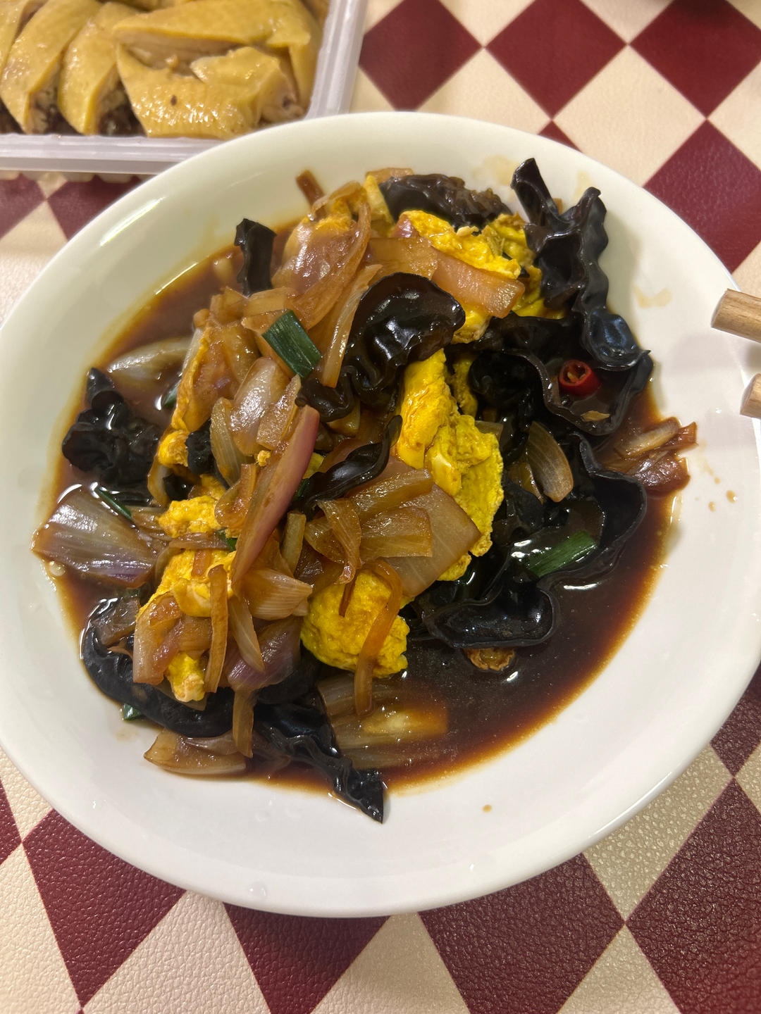 鸡蛋青椒木耳炒hu洋葱