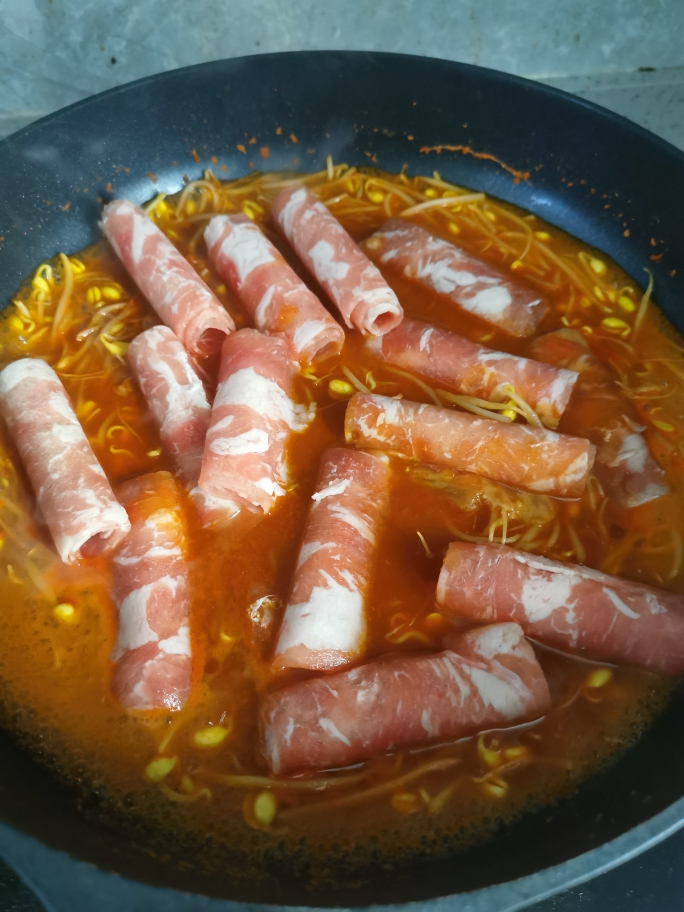 简单快手的韩式辣酱豆芽肥牛卷的做法 步骤2