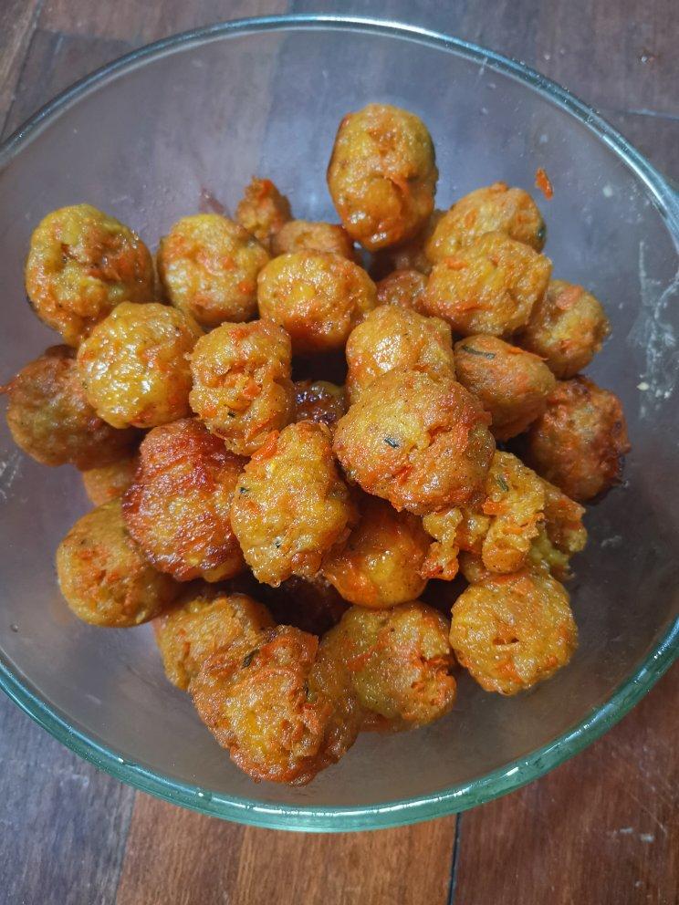果香胡萝卜苹果小肉丸，让你瞬间爱上胡萝卜
