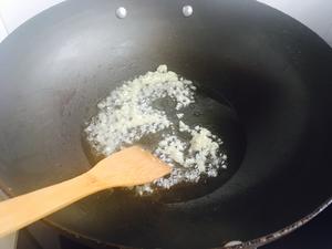 蒜香蚝油秋葵的做法 步骤7