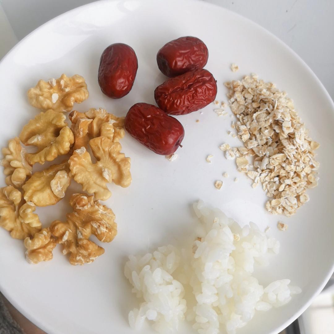 核桃红枣露的做法