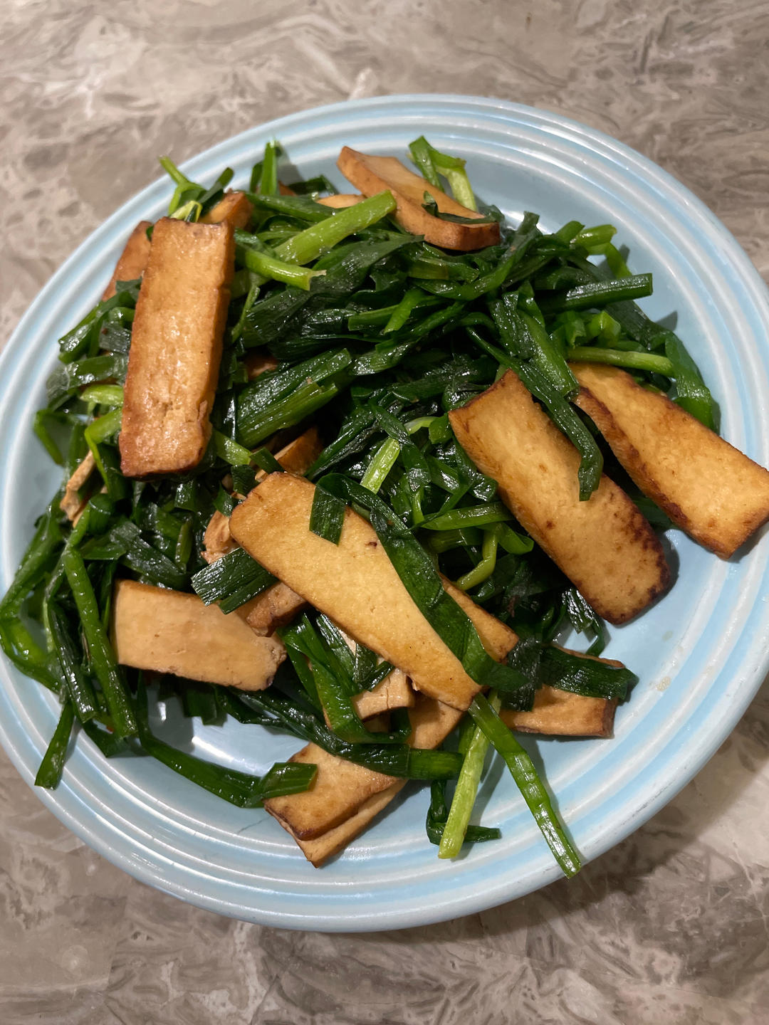 四川人的家常菜-韭菜炒豆干