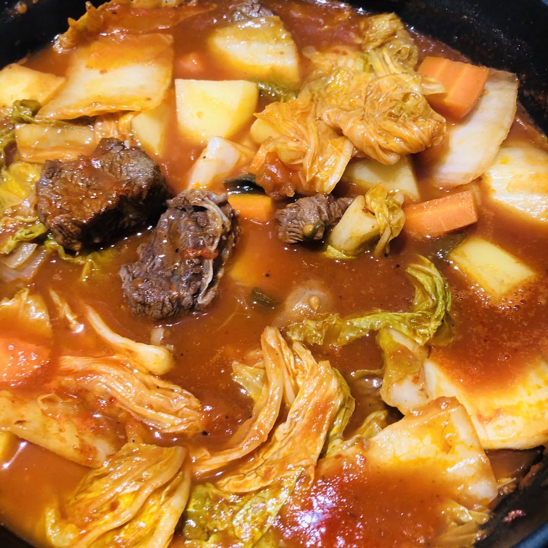 暖胃又健康的番茄土豆牛肉锅