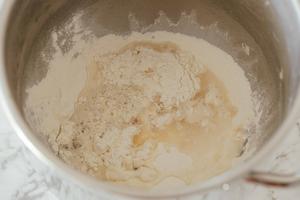 金沙咸蛋黄花卷的做法 步骤9