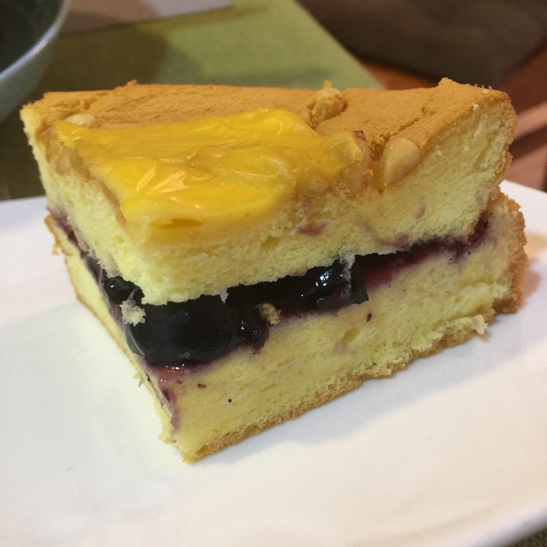 拉开烘焙的门做的蓝莓夹心蛋糕