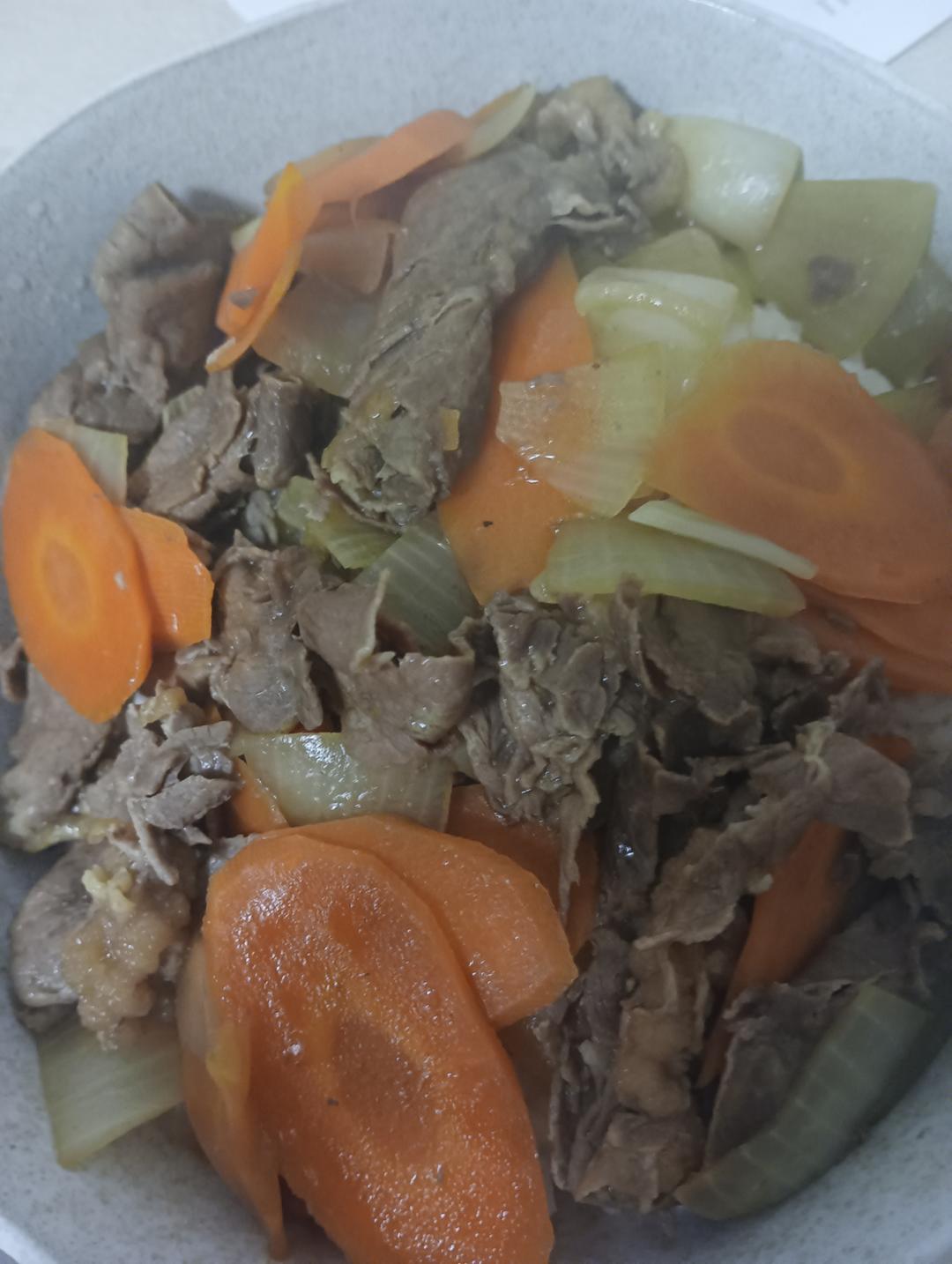好吃到舔盘的秘制洋葱炒肥牛卷！拌饭巨香