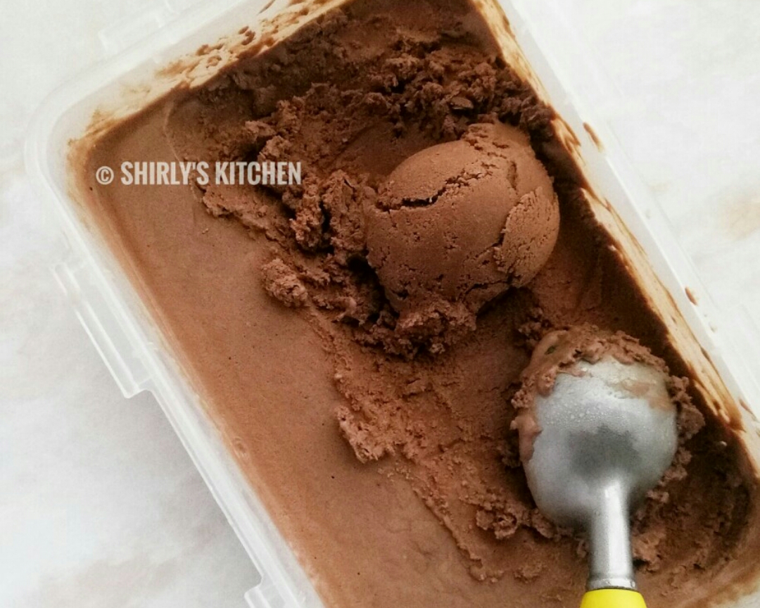 巧克力冰淇淋（无蛋无冰渣、免搅拌、消耗淡奶油）Choco Ice Cream的做法