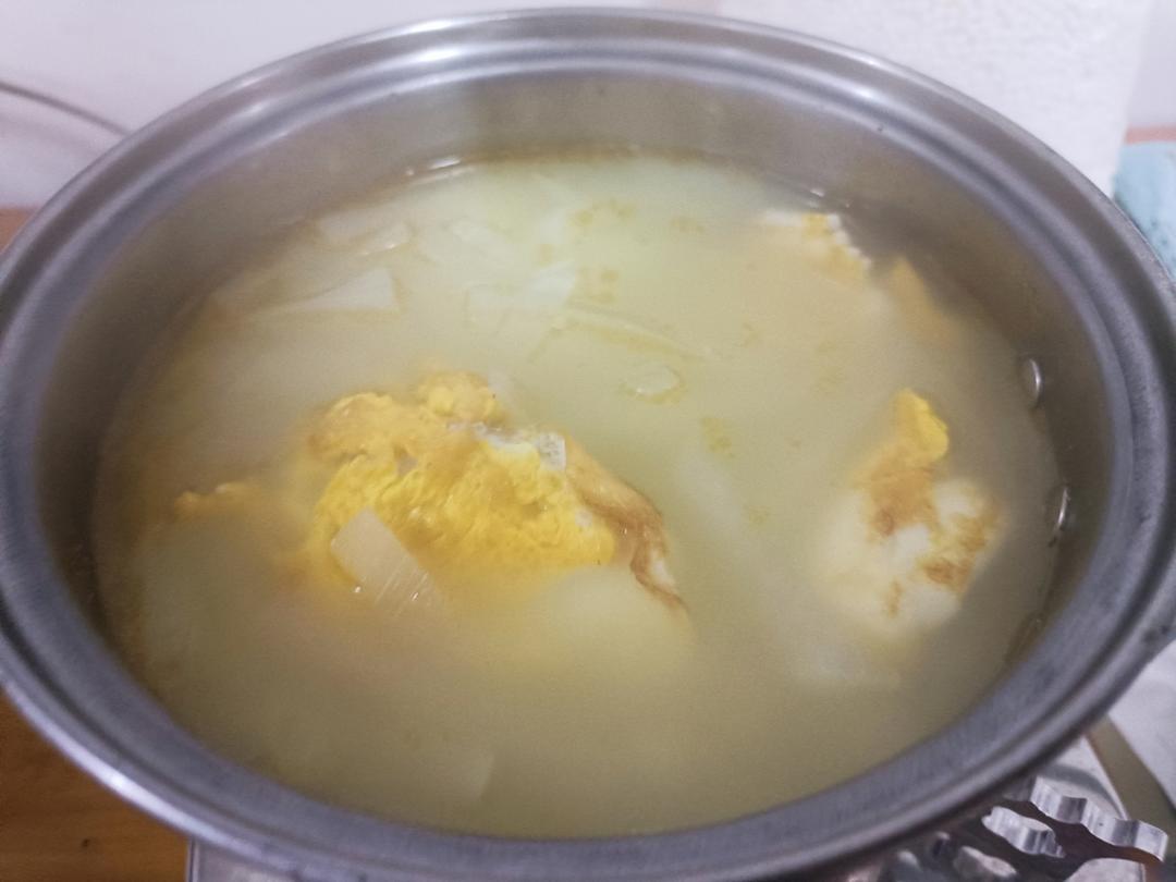 奶白鲜香的萝卜丝煎蛋汤