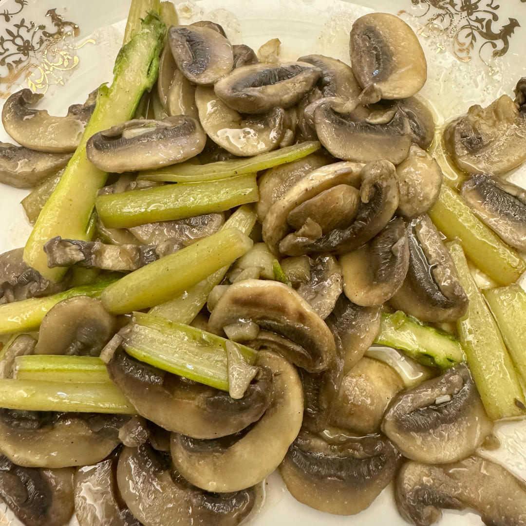 教你做最好吃的芦笋炒蘑菇 新手速get！