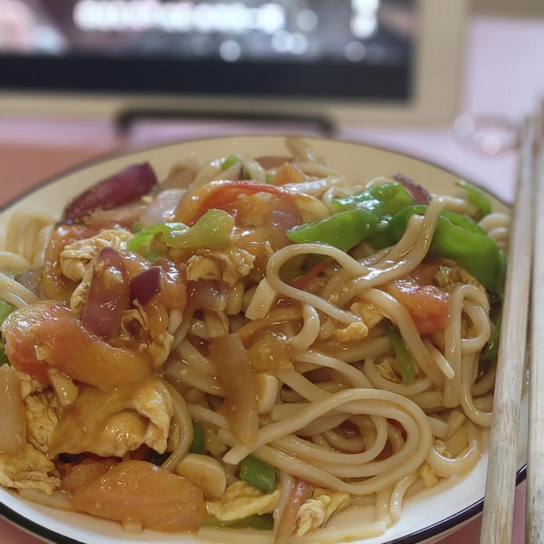 【小高姐】炒拉条子 记忆中西红柿汁裹着的那碗粗面条