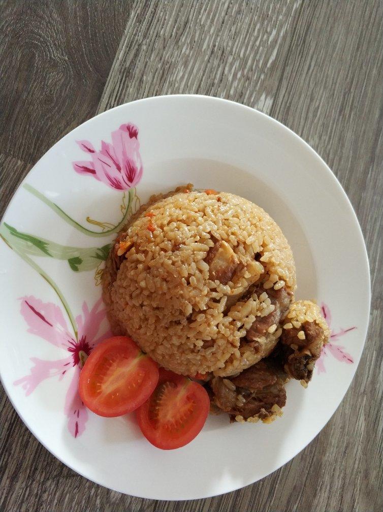 喷香排骨焖饭（爆好吃）