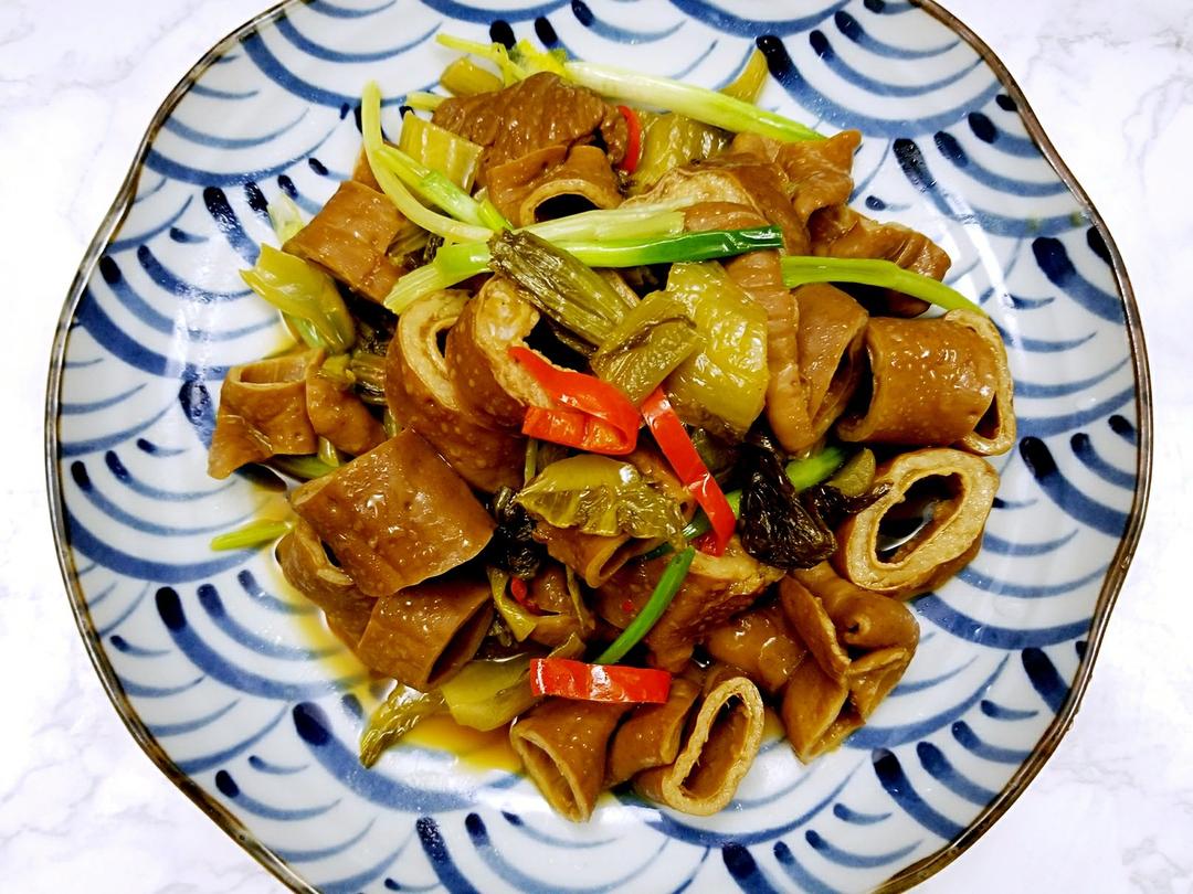 陈皮的蜜糖罐做的咸菜猪大肠