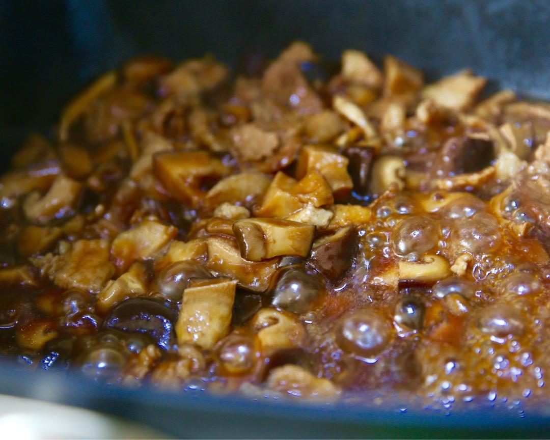 香菇炒肉丁的做法