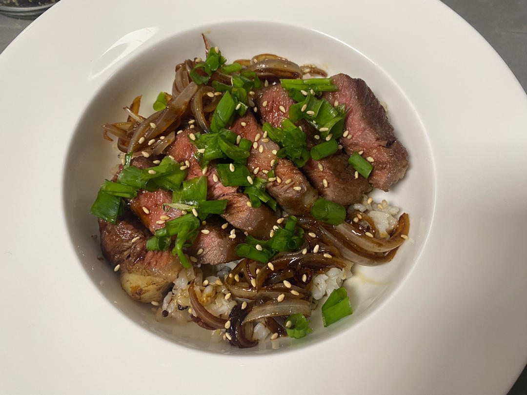 日式牛排饭Steak Donburi