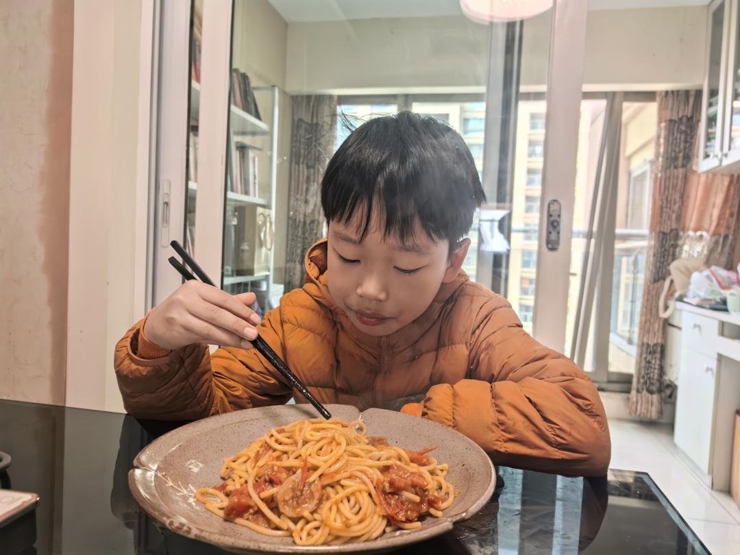 番茄肉酱香肠意大利面