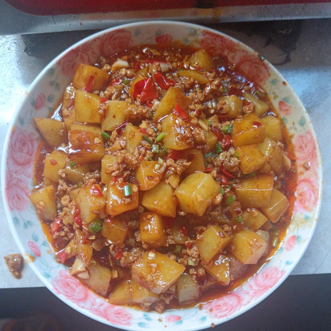 超级下饭的肉沫炒土豆！