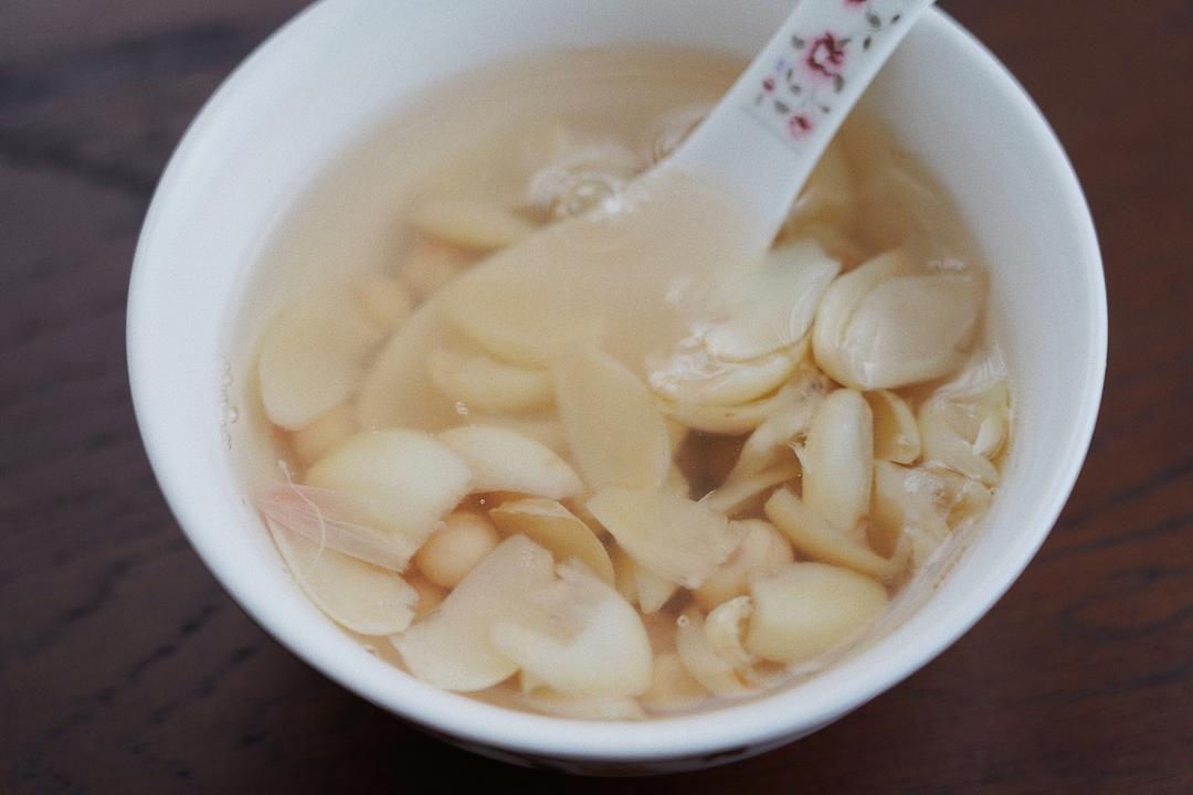 sherry今天喝奶茶了吗做的百合汤